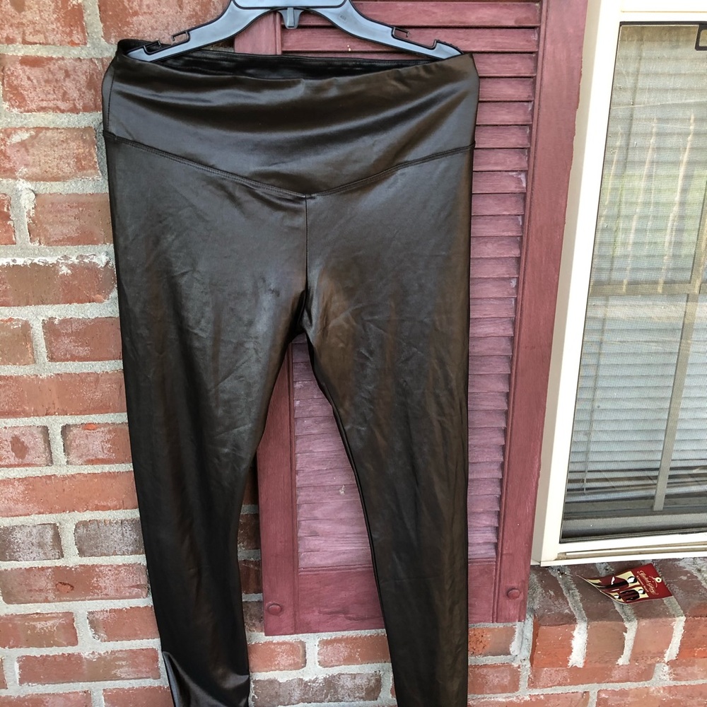 Leather leggings